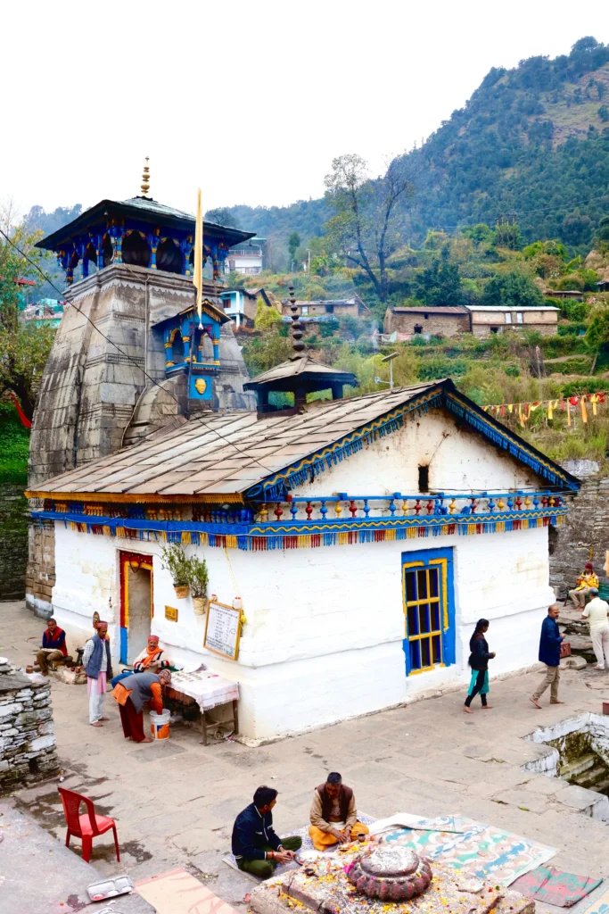 Triyuginarayan Temple Architecture Uttarakhand