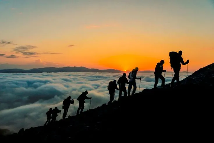 Sunrise view from Dyalishera Trek in Uttarakhand