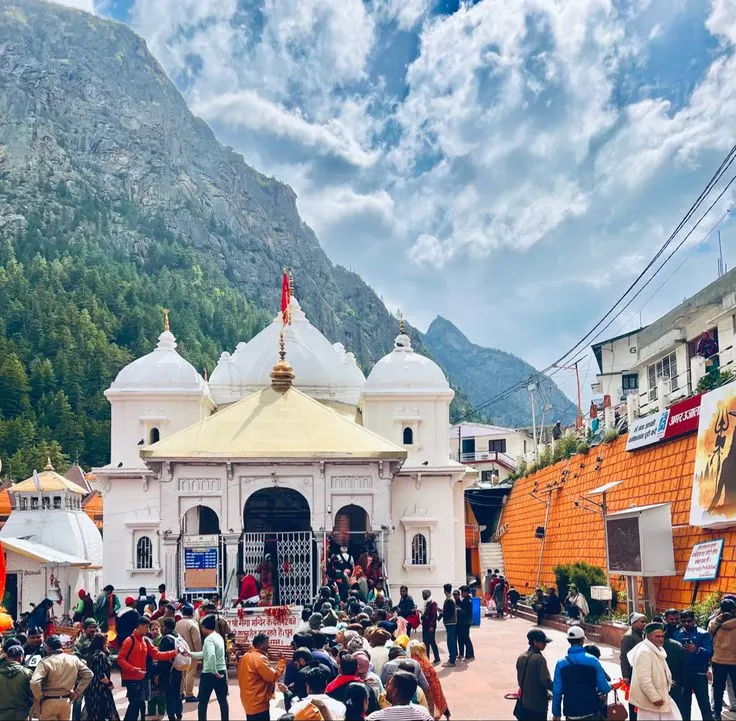 Family visiting Gangotri Dham during Char Dham Yatra with SafarXpert