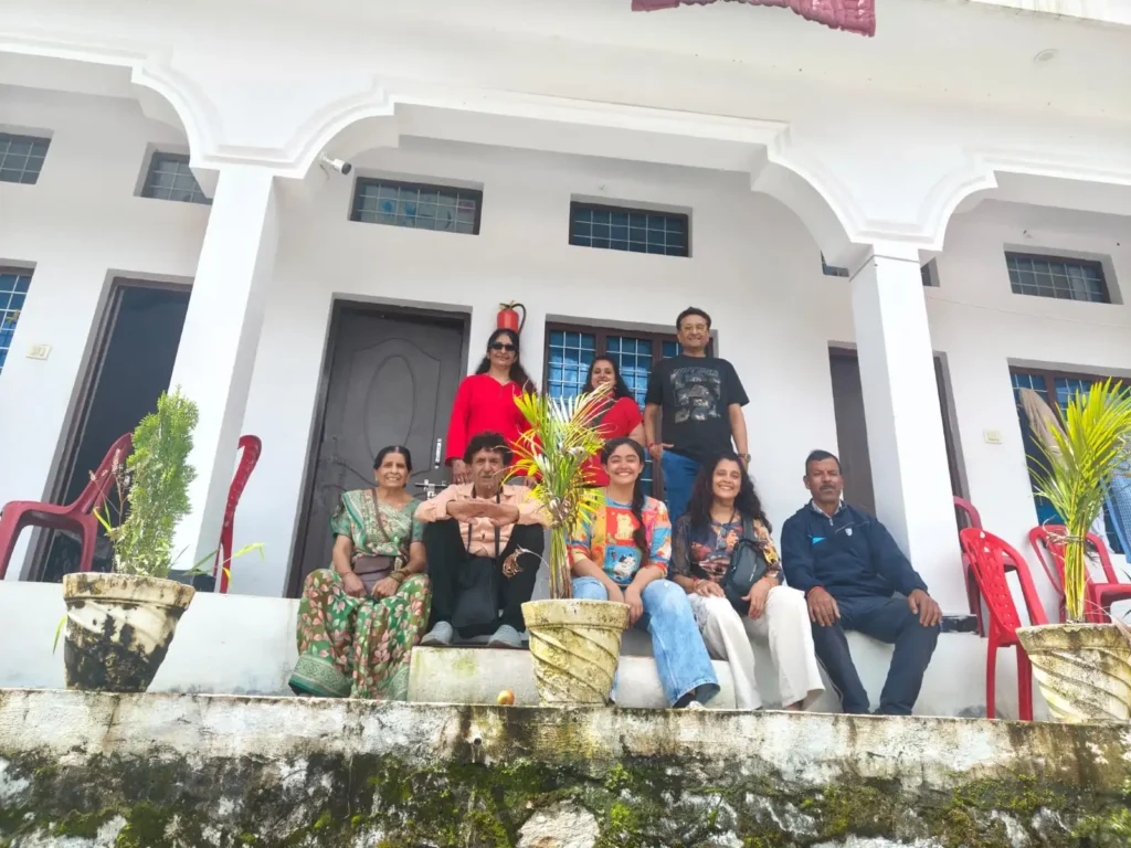 Pilgrims enjoying a spiritual Char Dham Yatra in Uttarakhand with Safarxpert.
